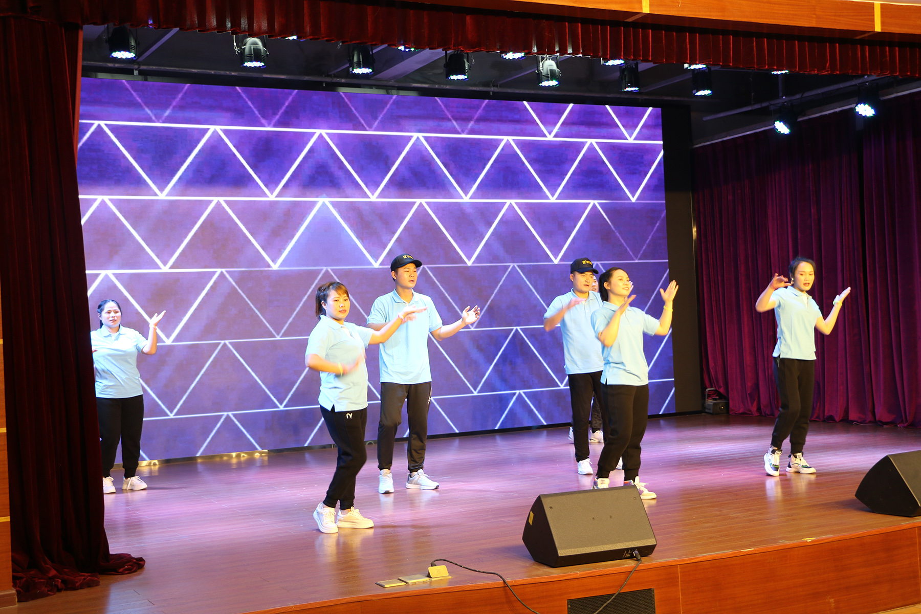 2021年Z6尊龙·凯时(中国)-官方网站化学迎新联欢晚会《笑纳》